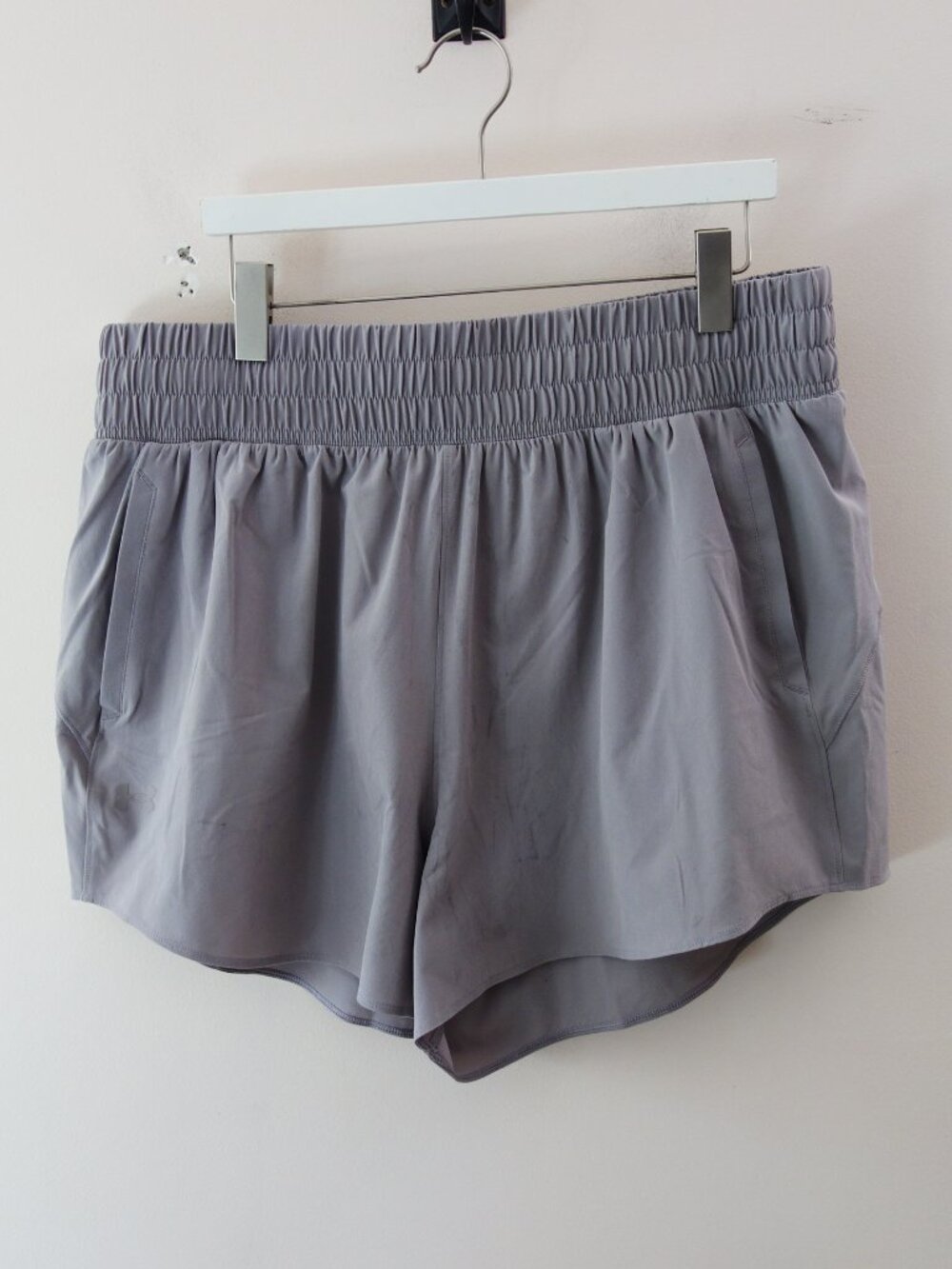 Under Armour Women's Vanish 3-in. Shorts Taupe (1X) NWT!